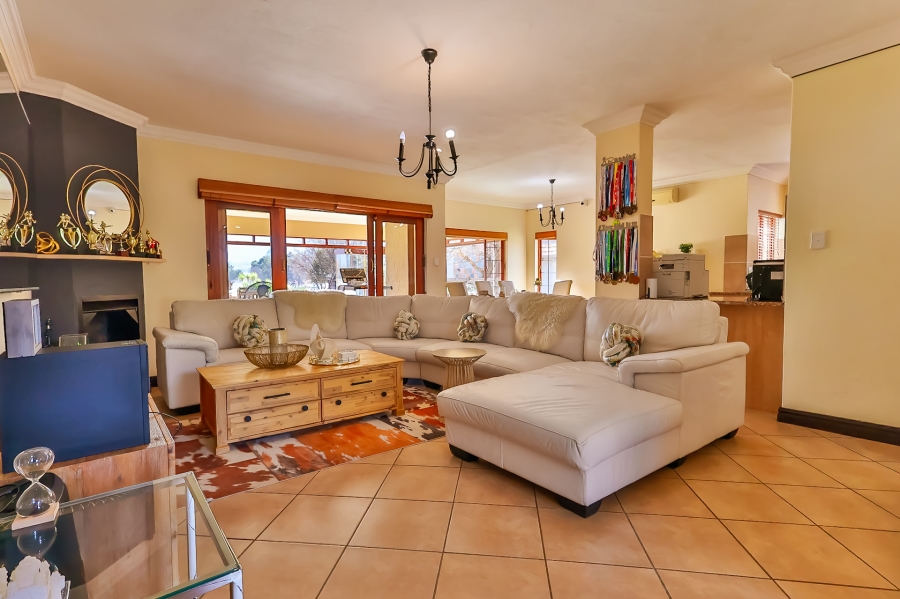 3 Bedroom Property for Sale in The Coves North West
